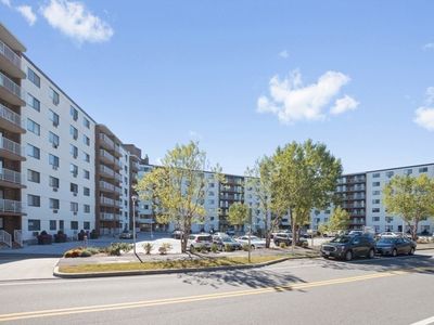 131 Coolidge Ave APT 125, Watertown, MA, 02472