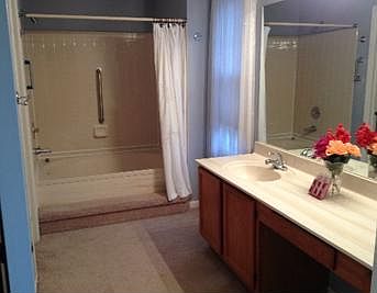 2nd image of 1422 W Sapphire Dr