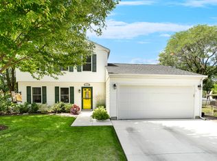 806 Ottawa Ct, Carol Stream, IL 60188