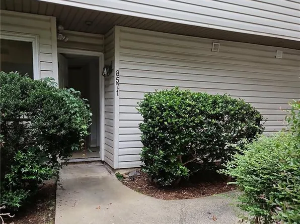 8571 Parkside Dr, Jonesboro, GA 30238