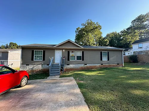 554 Green St Photo 1