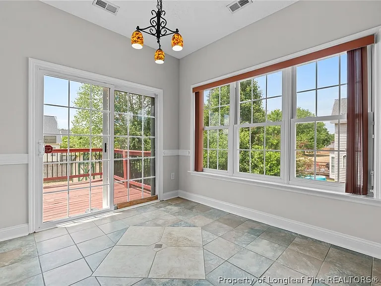 109 Canyon Ct — Photo 9