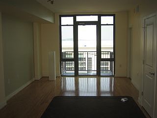 Living Room/Balcony