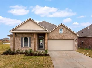303 Pipers Ln, Sulphur, LA 70665