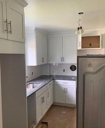 4th image of 400 Dawson Ln
