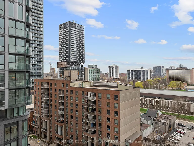 88 Queen St E #901 — Photo 23