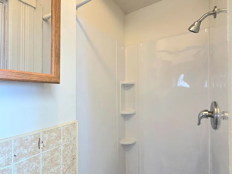 124 N Buchanan Ave — Photo 5