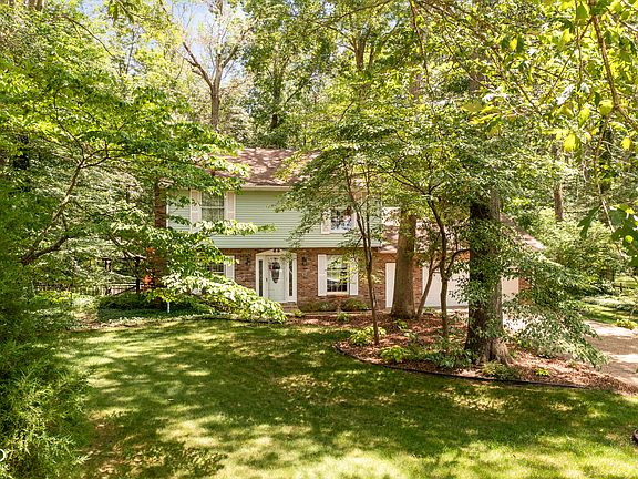 4th image of 394 Big Horn Ln