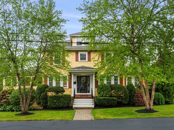 8 Warren Rd, Marblehead, MA 01945