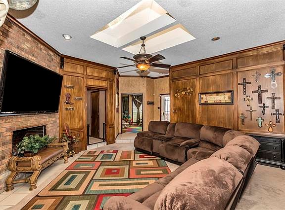 4th image of 5613 Cambria Dr