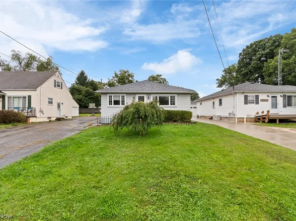 1854 Maurice St, Cuyahoga Falls, OH 44221