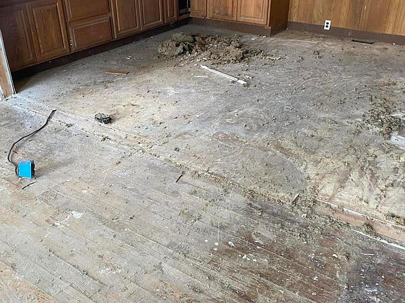 4th image of 6979 Park St NE
