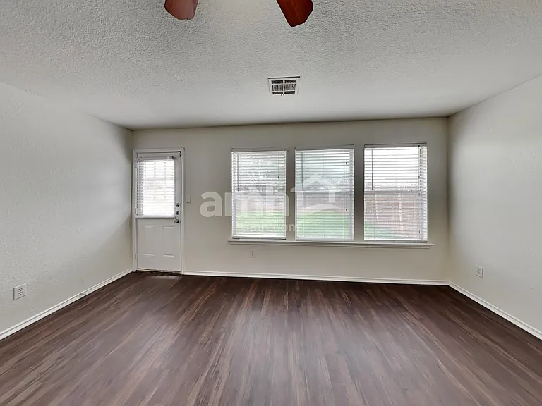 15003 Nordyke Ln — Photo 5
