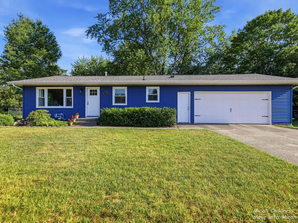 2048 Tulip Ln, Jenison, MI 49428