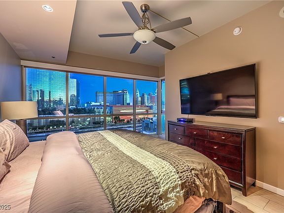 4th image of 4575 Dean Martin Dr Unit 907