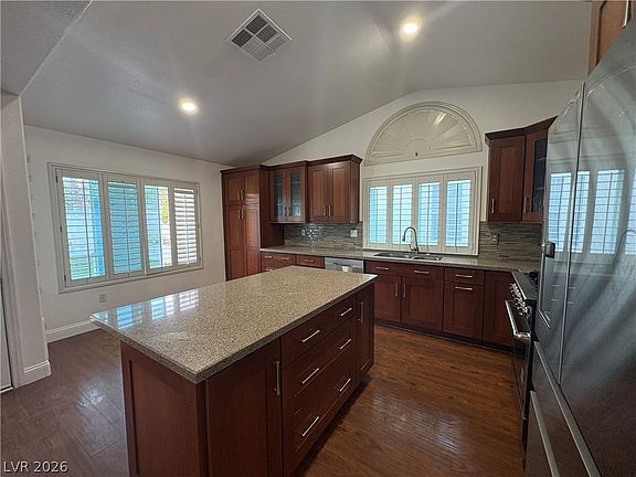 2nd image of 531 Drift Stone Ave