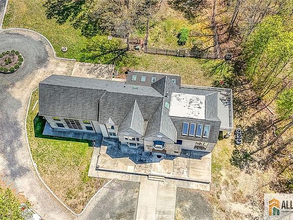 5th image of 381 Monmouth Rd