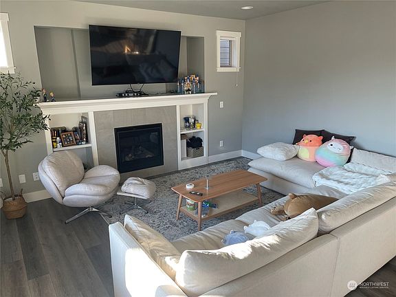 5th image of 12817 189th Avenue E