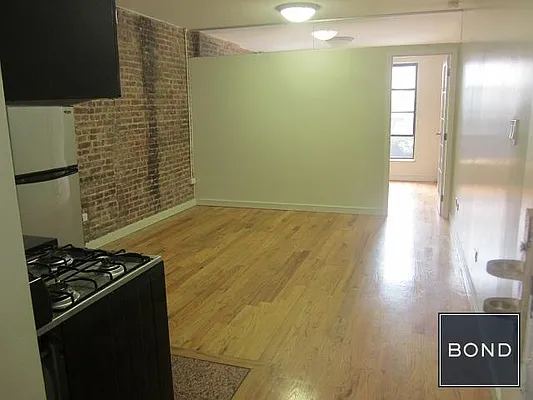 Rented by Bond New York | media 3