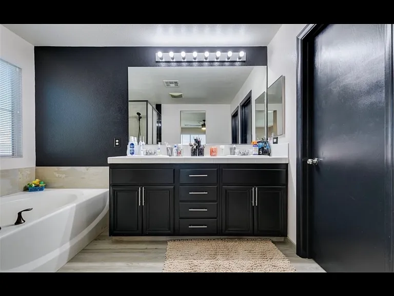 5253 Pendergrass St — Photo 18