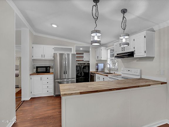 5th image of 102 Robin Court