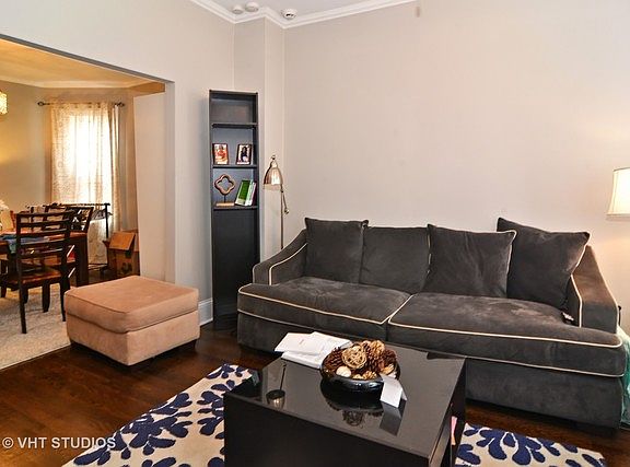 5th image of 2151 N Avers Ave