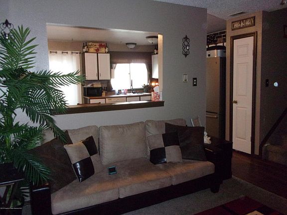 5th image of 805 Exmoor Rd