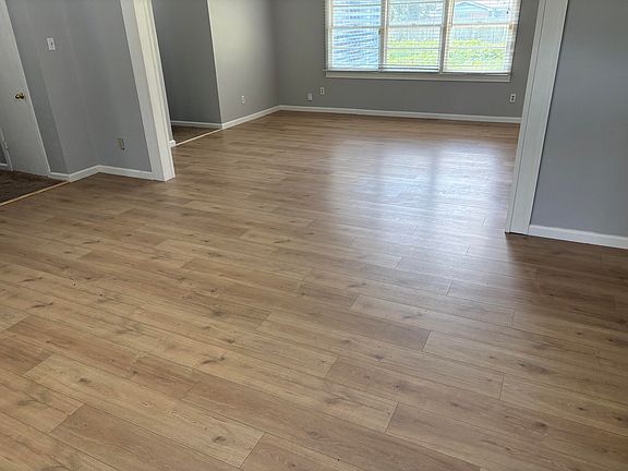 5th image of 3025 57th St