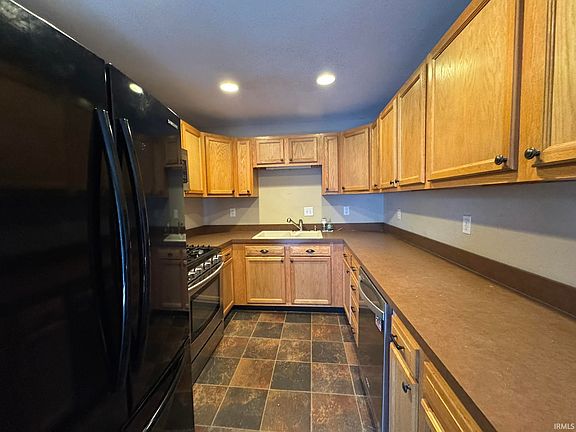 4th image of 312 N Miller Ave