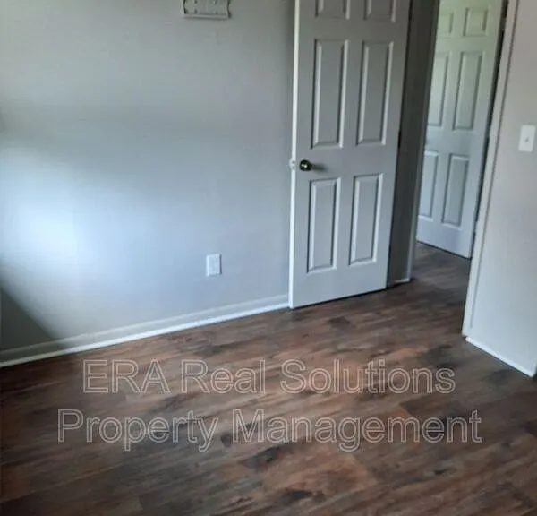 2011 Heritage Dr #13 — Photo 8
