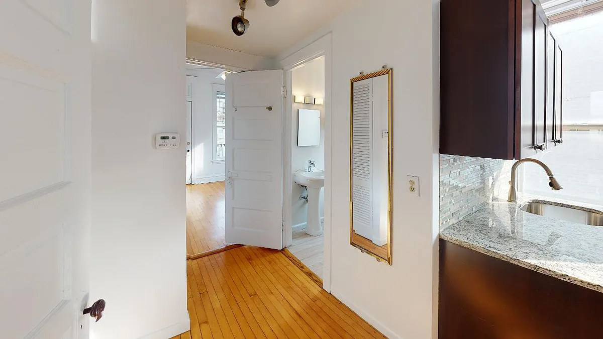 Building Photo - 2475 N Clybourn Ave #2R