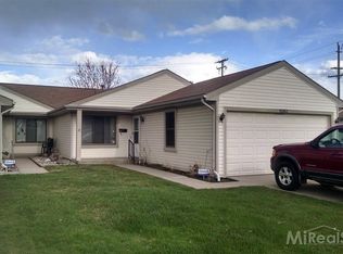 27390 Kaufman St, Roseville, MI 48066