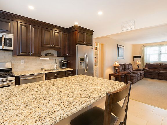5th image of 5845 251st St
