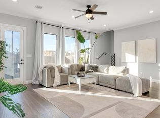 8210 Grandview St, Houston, TX 77051