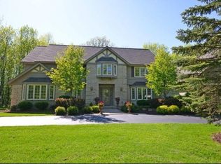 110 W Aster Ln, Mequon, WI 53092