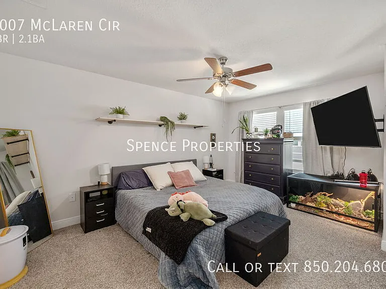 1007 McLaren Cir — Photo 17