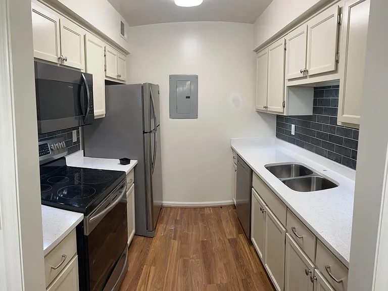 2118 Acklen Ave #14 — Photo 4