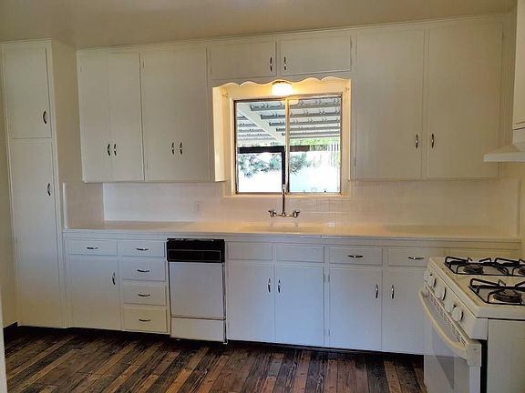 5th image of 1703 S Bardo Street