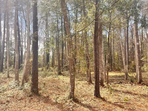 565 Third Street SE, Bolivia, NC 28422