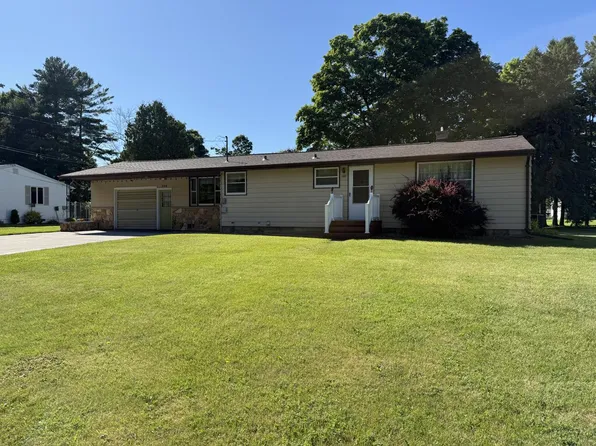 945 Steiner DRIVE, Mishicot, WI 54228