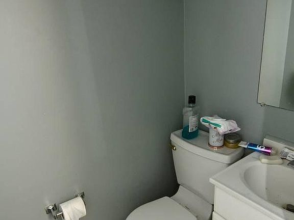 2nd image of 1721 Lombard St