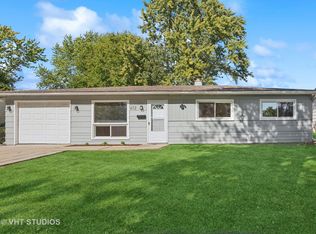 412 Cahill Rd, Streamwood, IL 60107