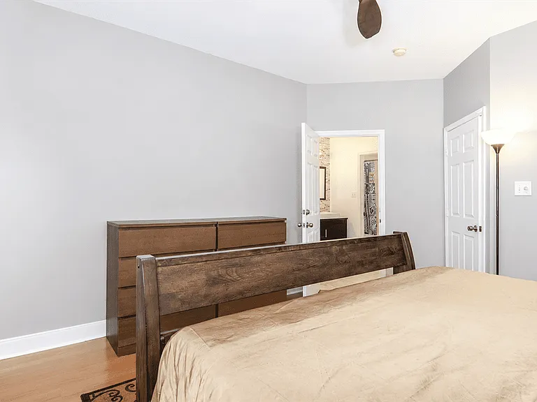 1720 Elgin St — Photo 7