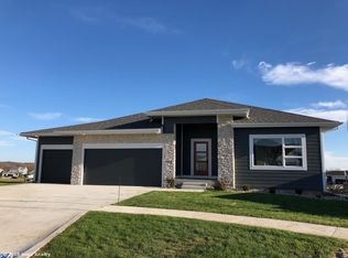 9808 Dunmore Cir, Johnston, IA 50131