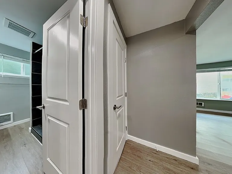 1105 S Woodlawn St #2 — Photo 13