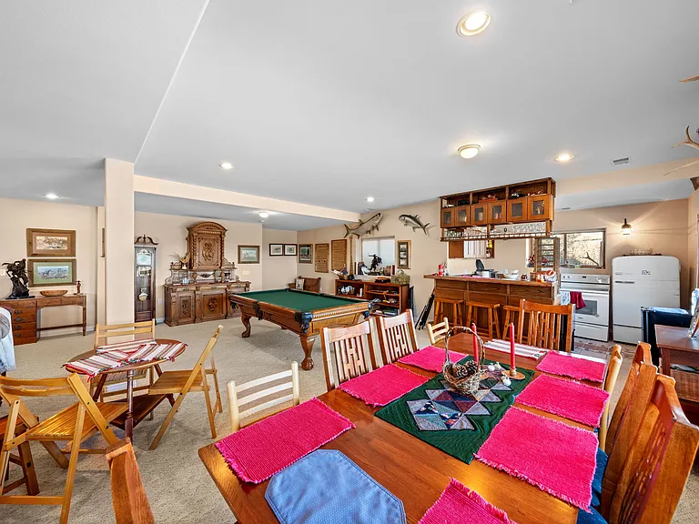 1060 N Bader Ct — Photo 19