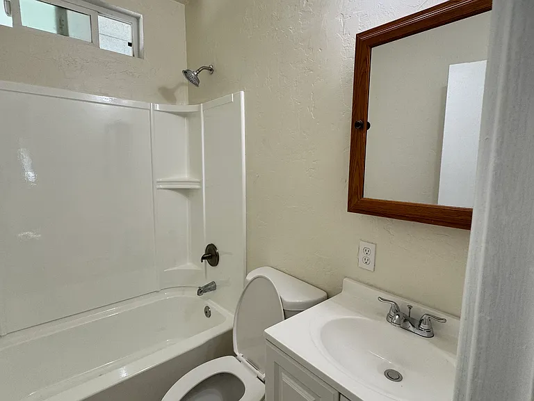 3863 Franklin Ave #3863 — Photo 8