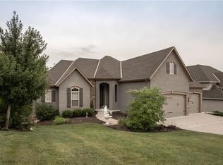 1409 NE Daltons Ridge Dr, Lees Summit, MO 64064