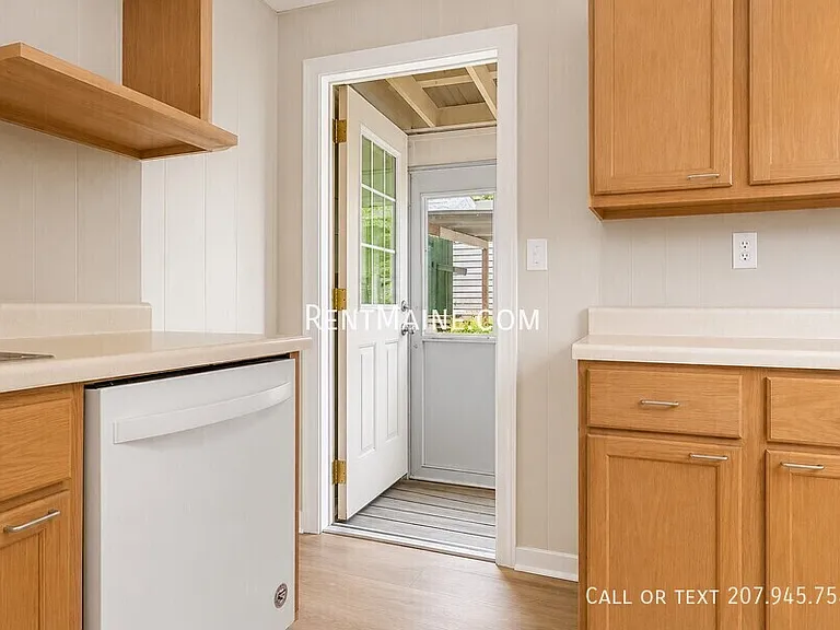 38 Jefferson St #1 — Photo 9