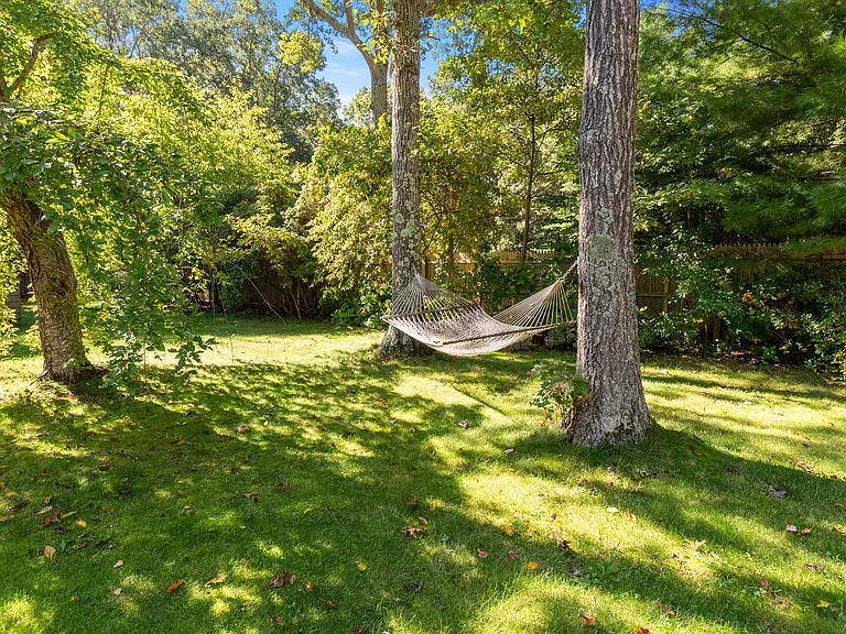 34 Runnymeade Dr — Photo 5
